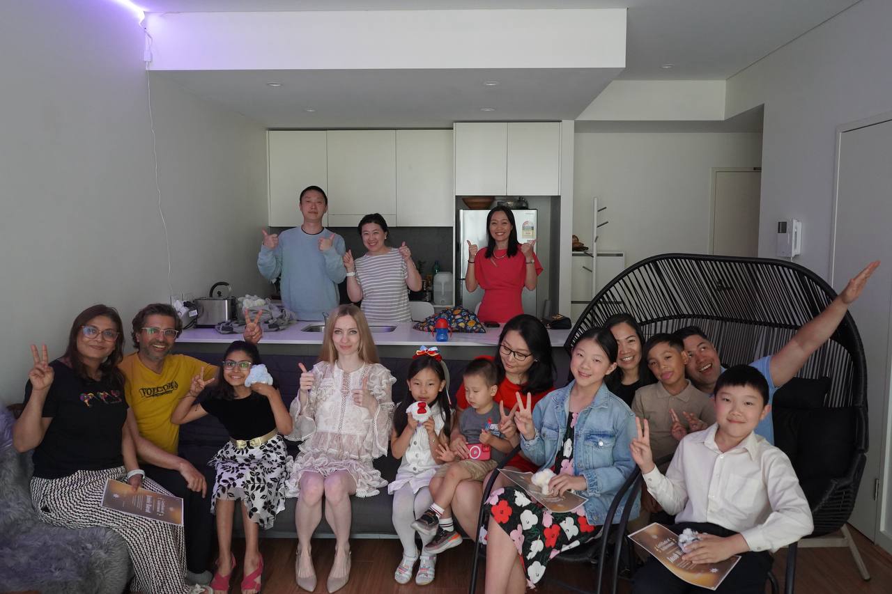Fortepiano Academy recital group with parents